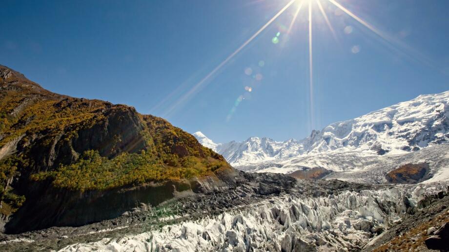 Minapin-Gletscher mit dem Rakaposhi