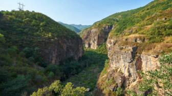 Armenien Schlucht des Vorotan Flusses