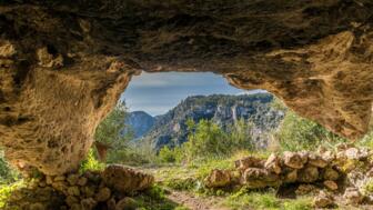 Inneneinrichtung eines Grabes in Nekropole von Pantalica Sizilien Italien