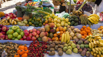 Auf dem Markt in Peru: Die farbenfrohe Obstvielfalt